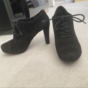 ME TOO Lupe Booties Black Suede